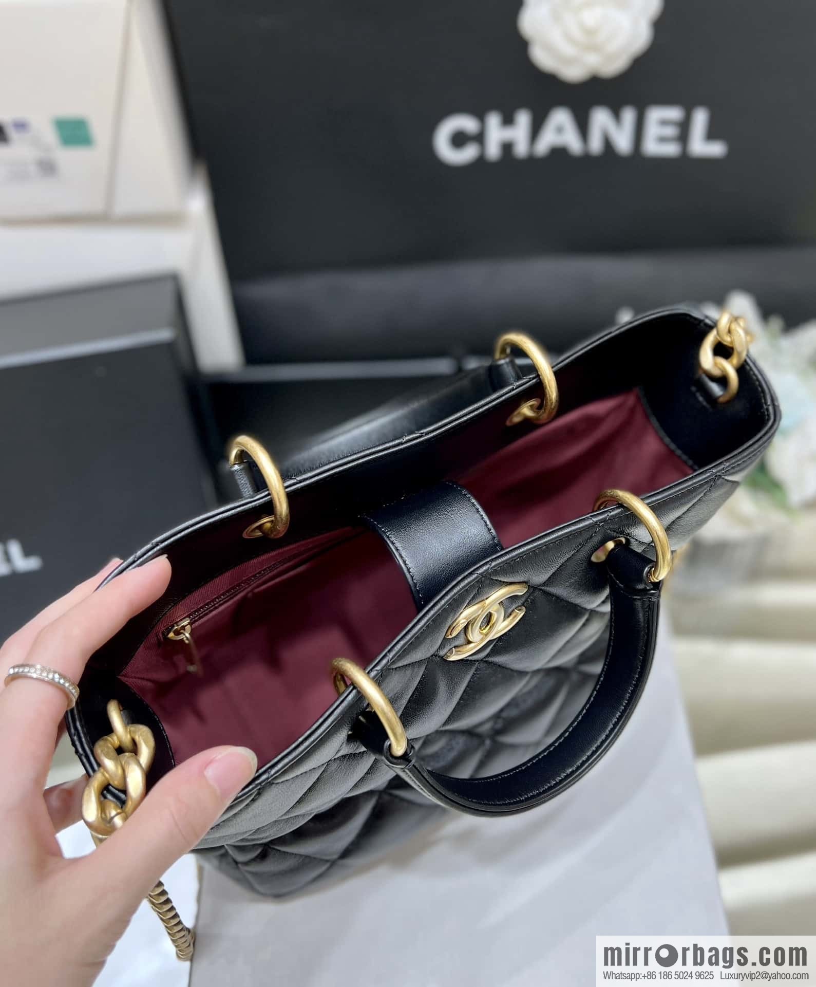 CHANEL 23B autumn and winter trailer series, limited edition small shopping bag AS4188