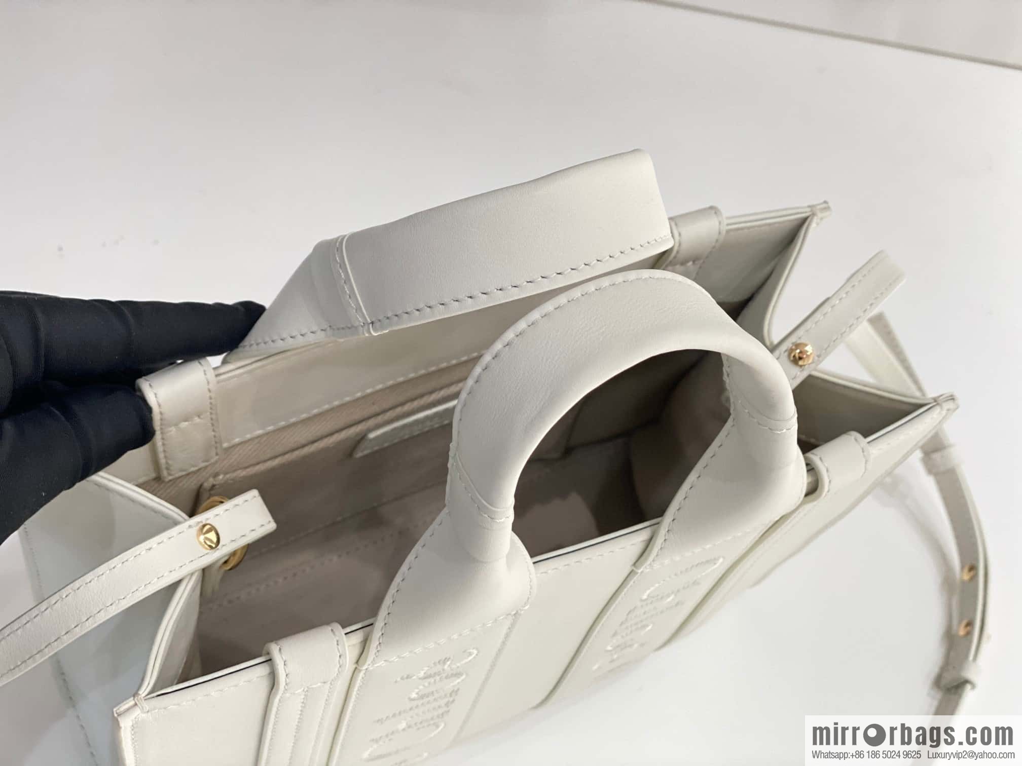 Chloe Woody Full Pitot Bag, White Small 26CM