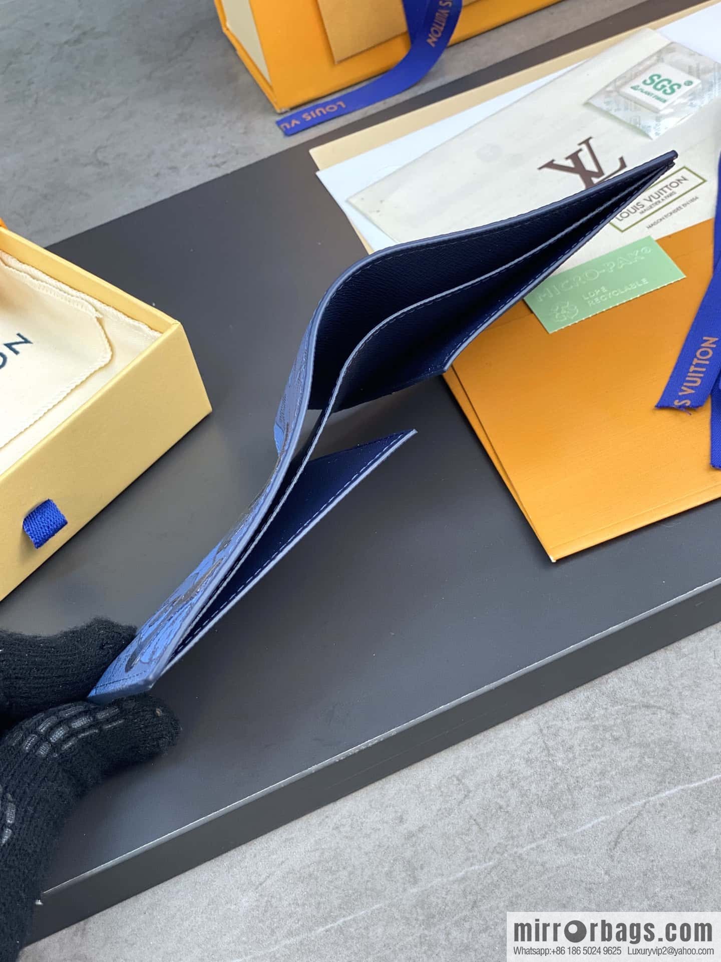 LV M82307 Slender Wallet