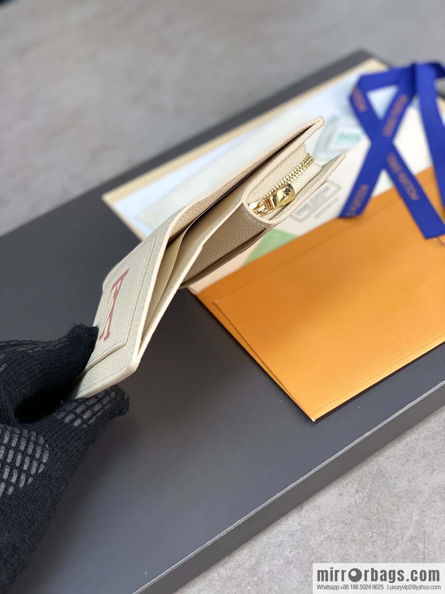 LV M81927 Cléa Wallet