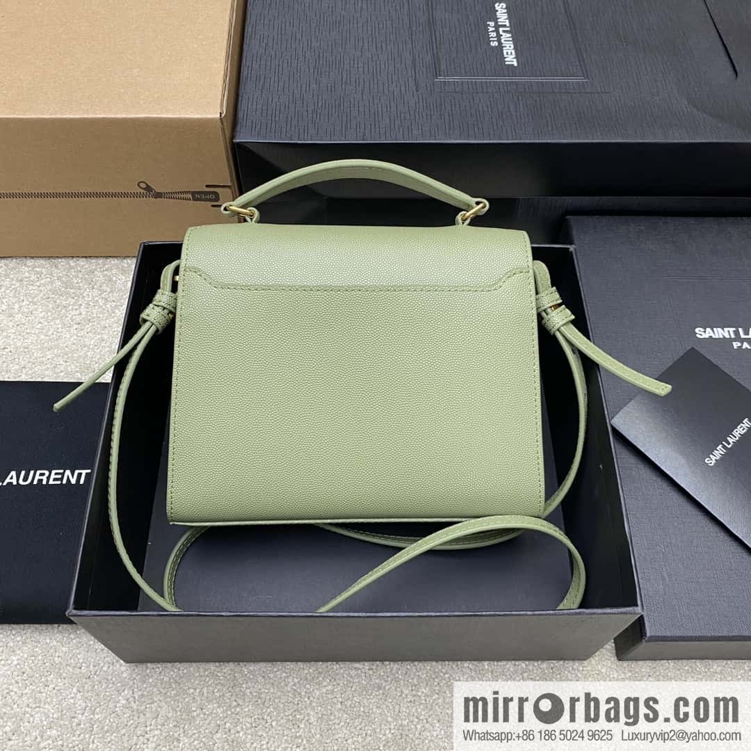 𝑪𝒂𝒔𝒔𝒂𝒏𝒅𝒓𝒂 caviar pattern hand bag avocado green ball pattern gold buckle Model: 602716