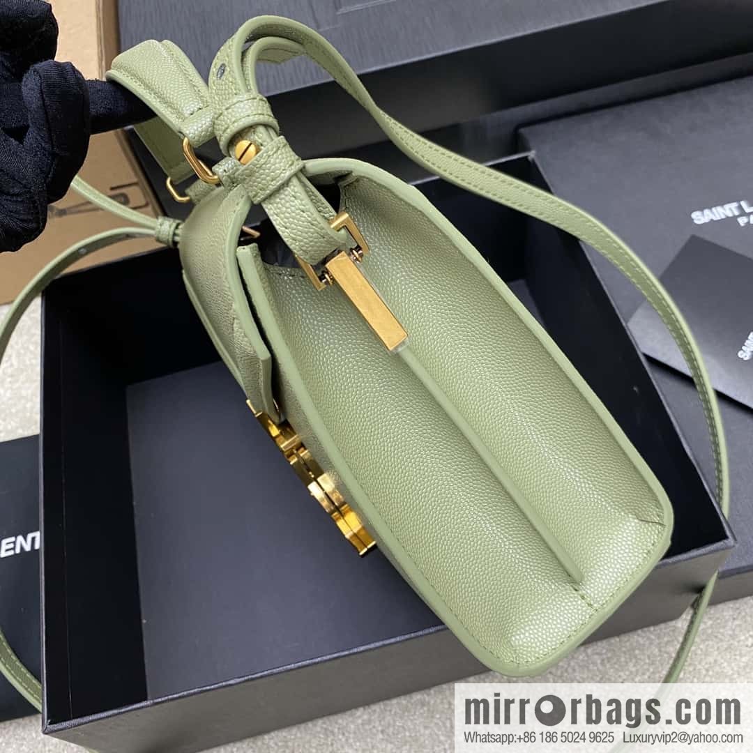 𝑪𝒂𝒔𝒔𝒂𝒏𝒅𝒓𝒂 caviar pattern hand bag avocado green ball pattern gold buckle Model: 602716