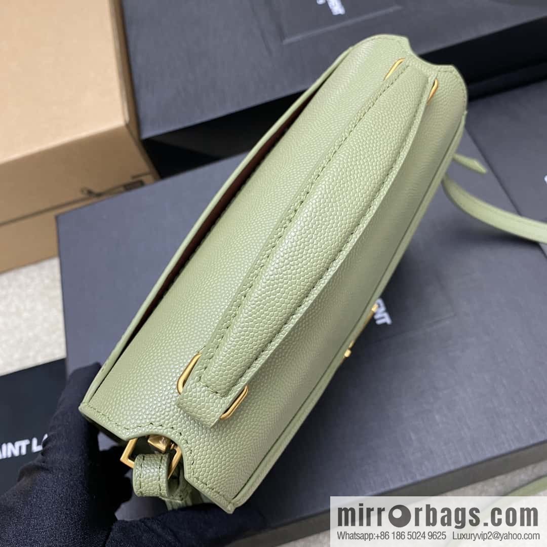 𝑪𝒂𝒔𝒔𝒂𝒏𝒅𝒓𝒂 caviar pattern hand bag avocado green ball pattern gold buckle Model: 602716