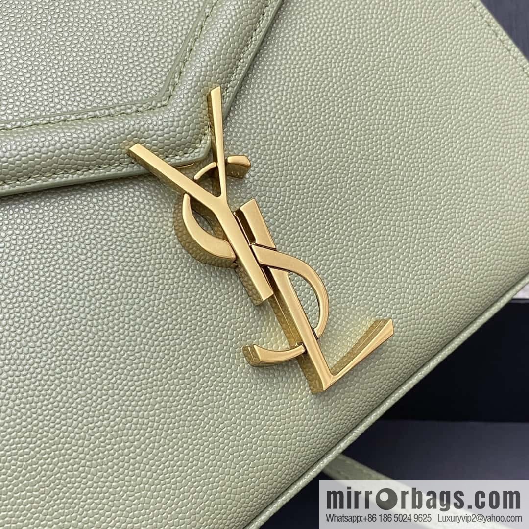 𝑪𝒂𝒔𝒔𝒂𝒏𝒅𝒓𝒂 caviar pattern hand bag avocado green ball pattern gold buckle Model: 602716