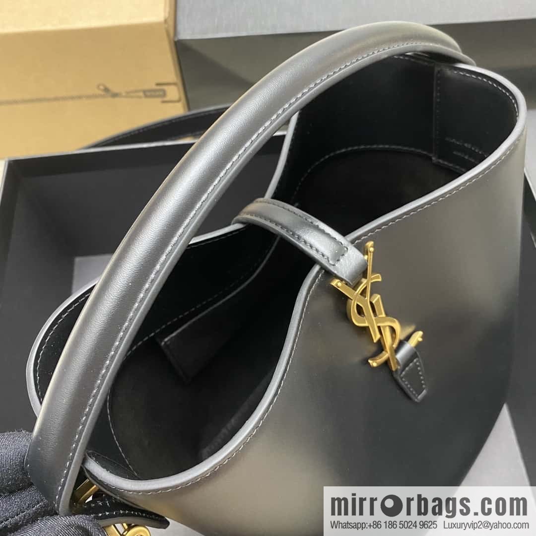 New LE 5A-7 series small bucket bag black plain weave/gold Model: 749036
