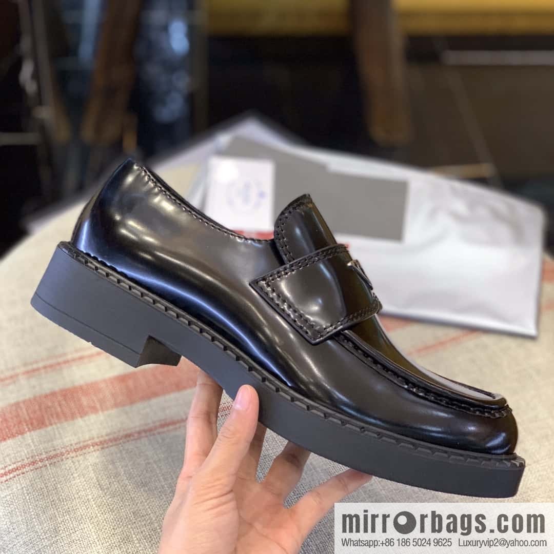 PRADA triangular logo decoration, glossy loafers
