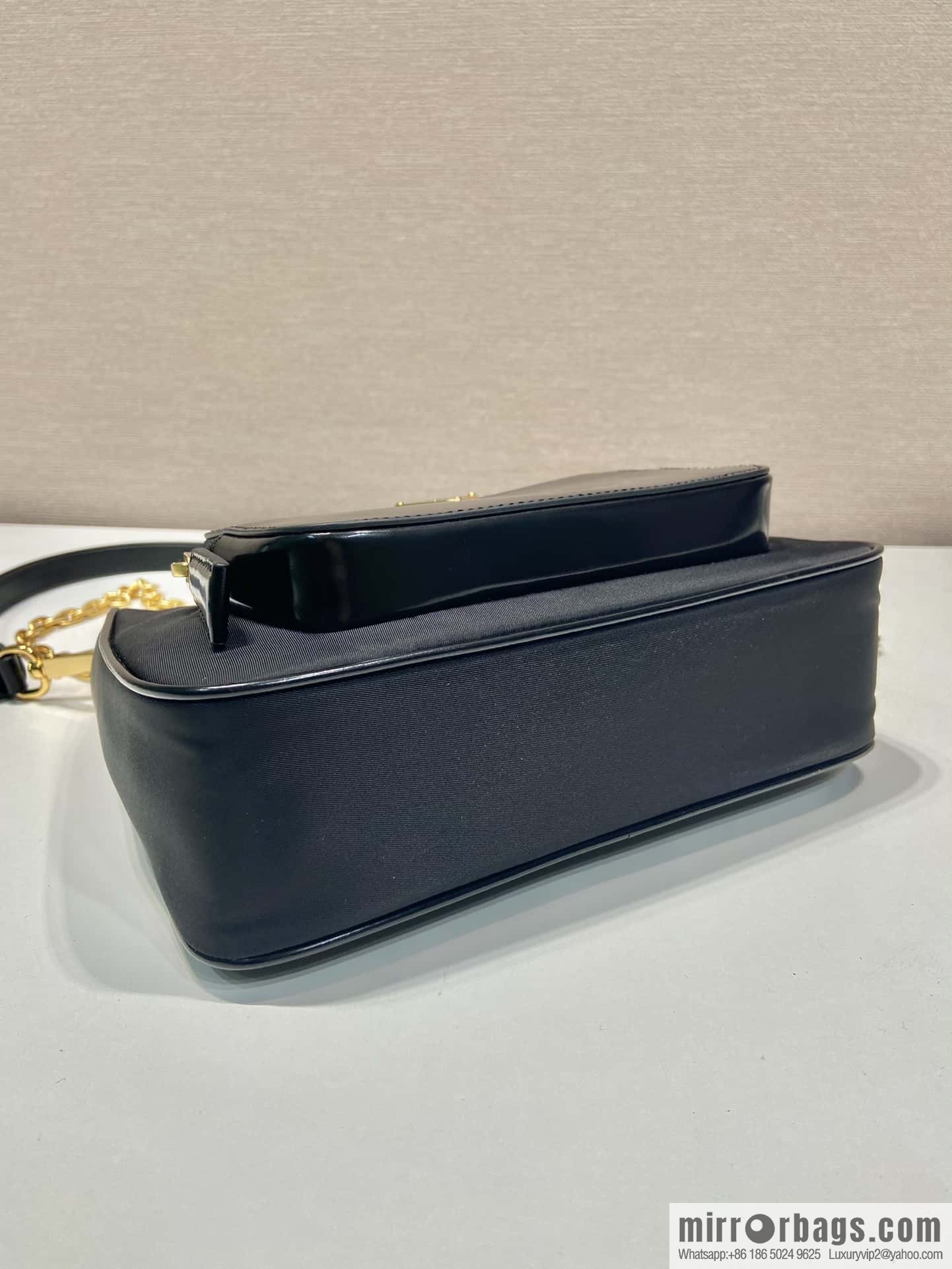 PRADA Prada nylon with glossy leather new armpit bag 1BC198