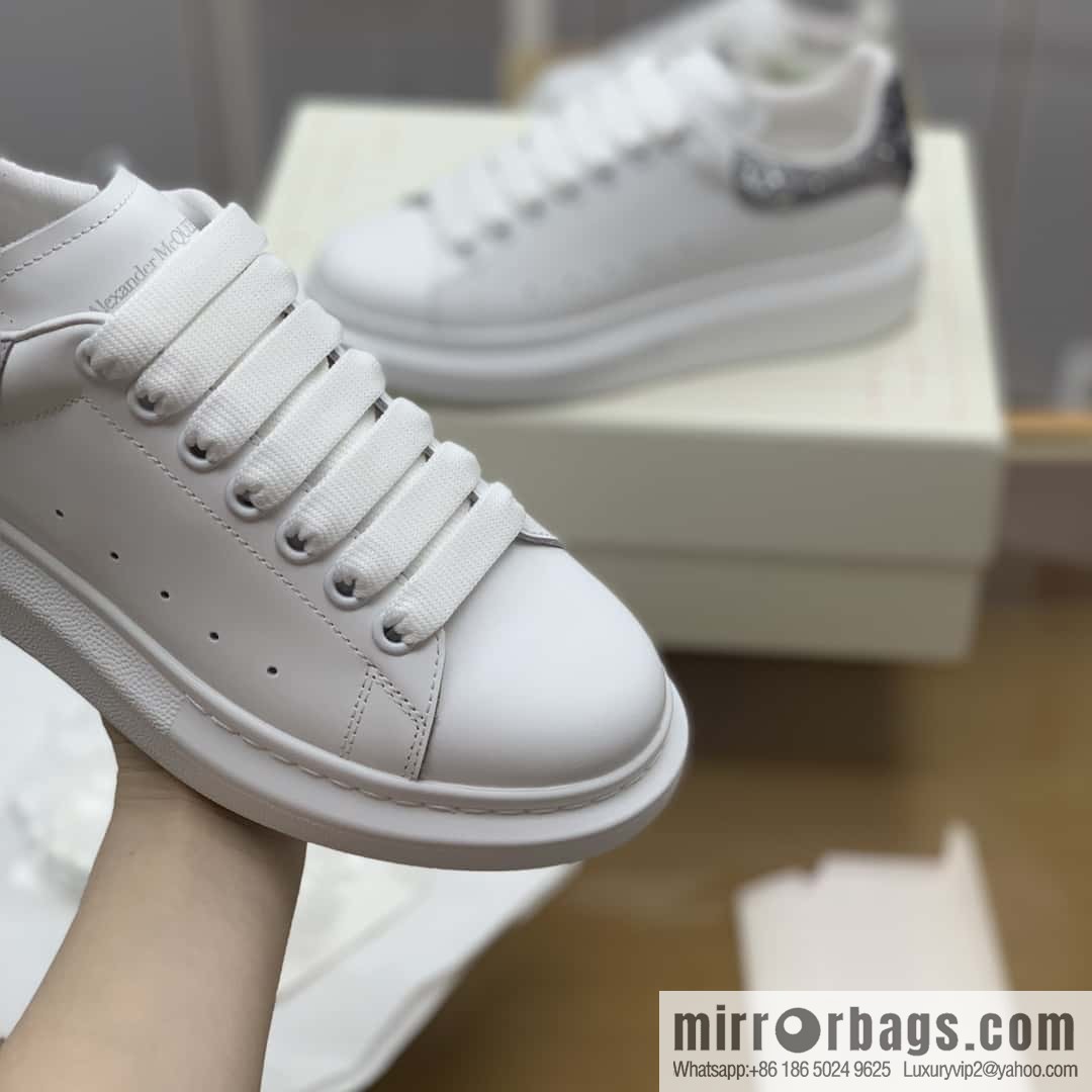 Alexander McQueen Alexander McQueen light gray gradual change drill tail women's sneakers