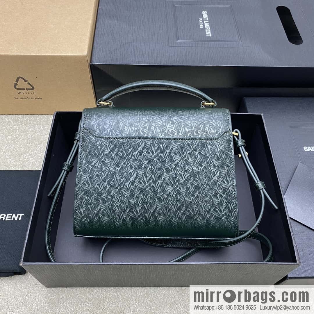 𝑪𝒂𝒔𝒔𝒂𝒏𝒅𝒓𝒂 caviar pattern hand bag dark green ball pattern/gold buckle Model: 602716