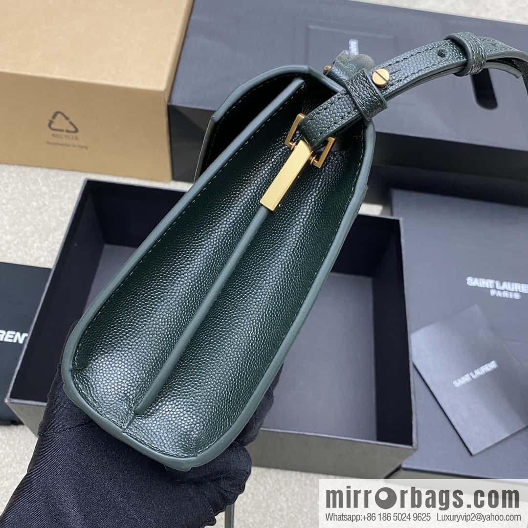 𝑪𝒂𝒔𝒔𝒂𝒏𝒅𝒓𝒂 caviar pattern hand bag dark green ball pattern/gold buckle Model: 602716