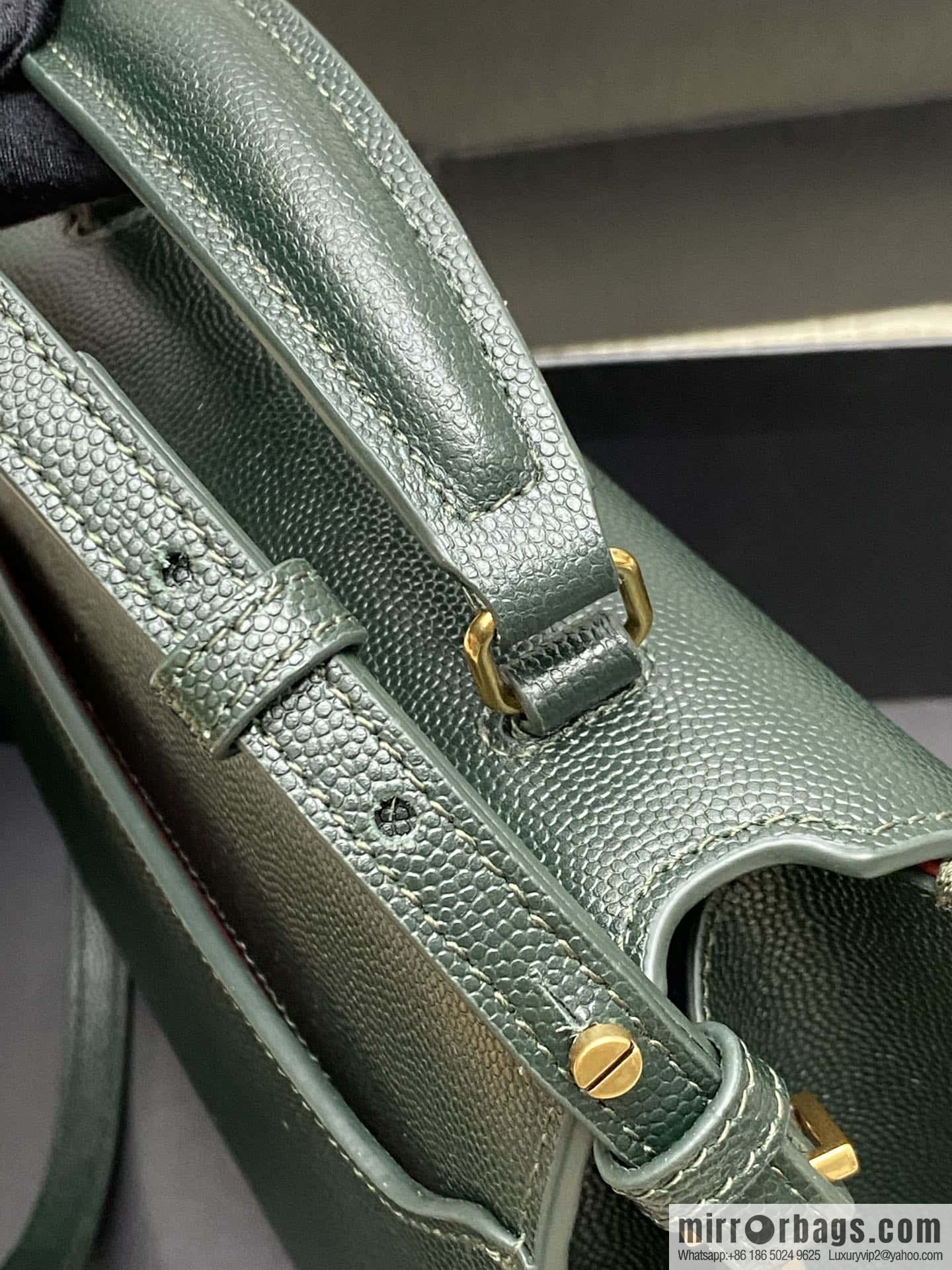 𝑪𝒂𝒔𝒔𝒂𝒏𝒅𝒓𝒂 caviar pattern hand bag dark green ball pattern/gold buckle Model: 602716