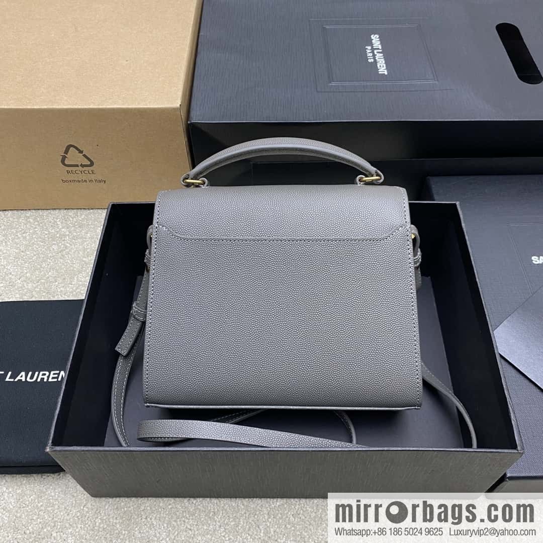 𝑪𝒂𝒔𝒔𝒂𝒏𝒅𝒓𝒂 caviar pattern hand bag gray ball pattern/gold buckle Model: 602716