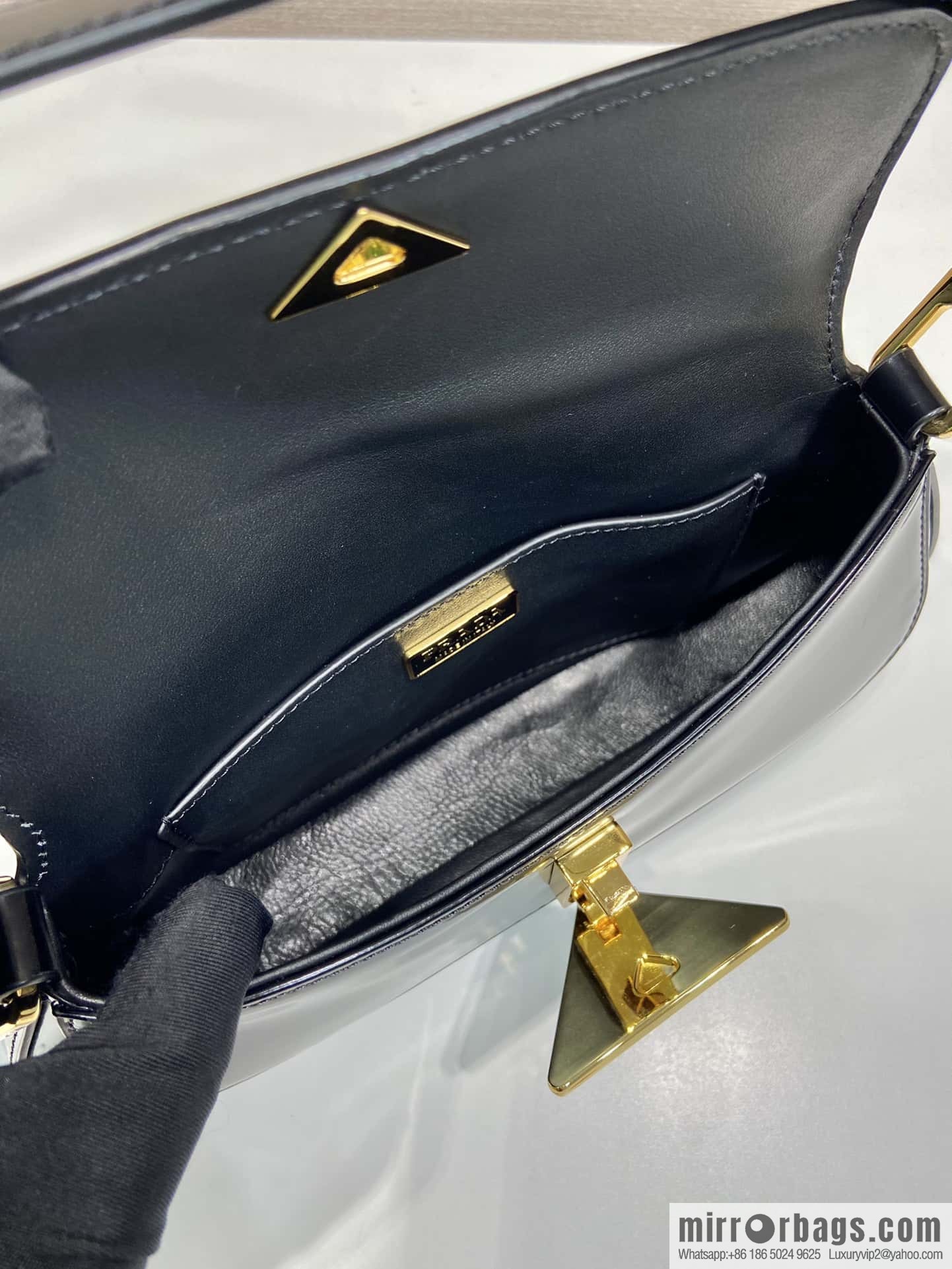 PRADA Prada glossy leather new armpit bag 1BD345