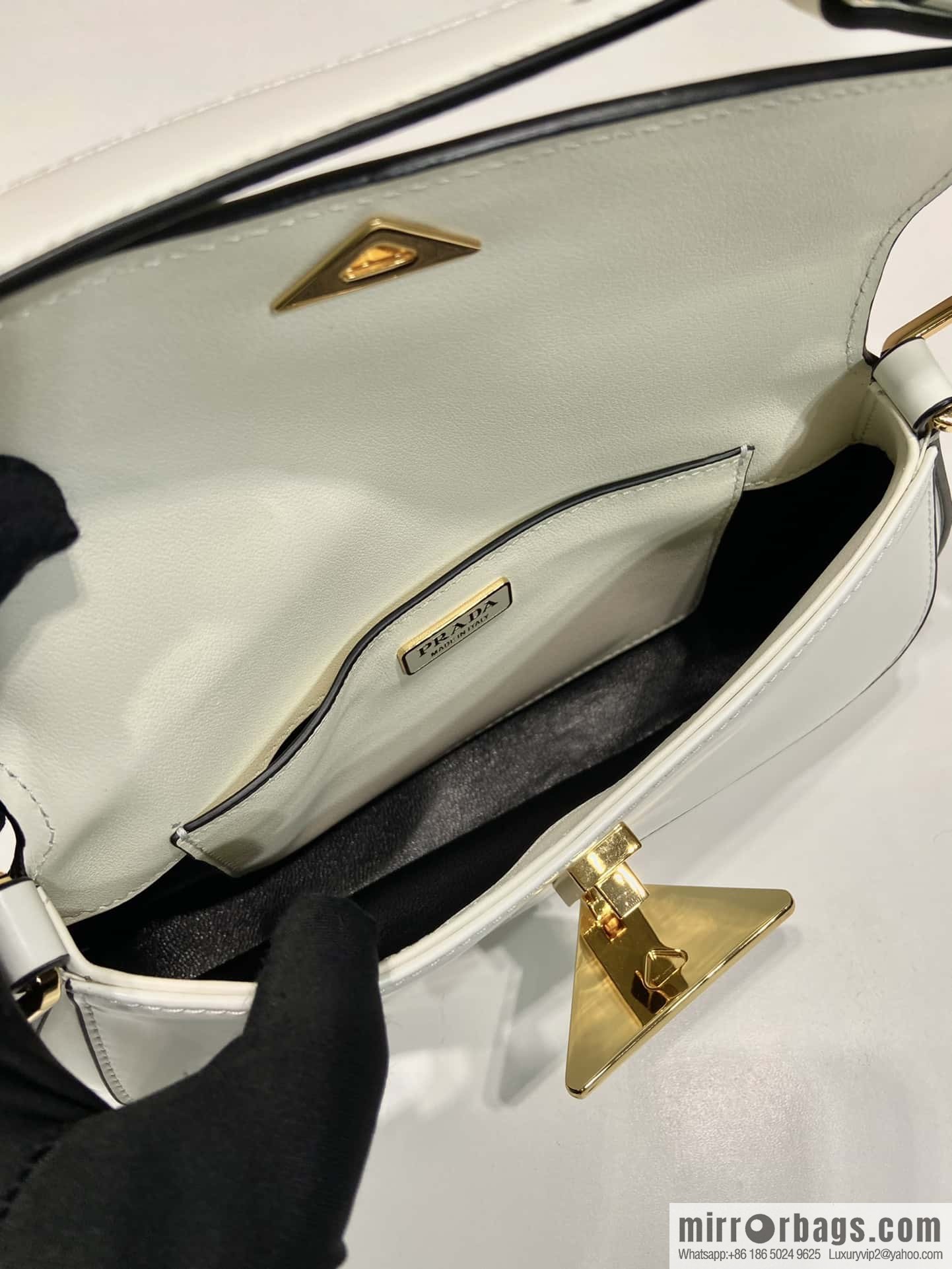PRADA Prada glossy leather new armpit bag 1BD345