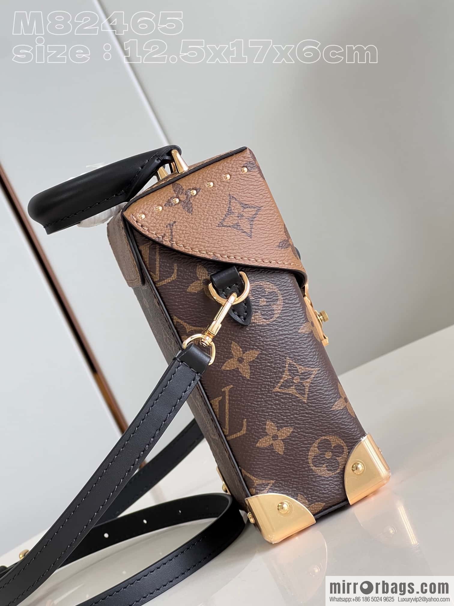 LV M82465 Camera Box