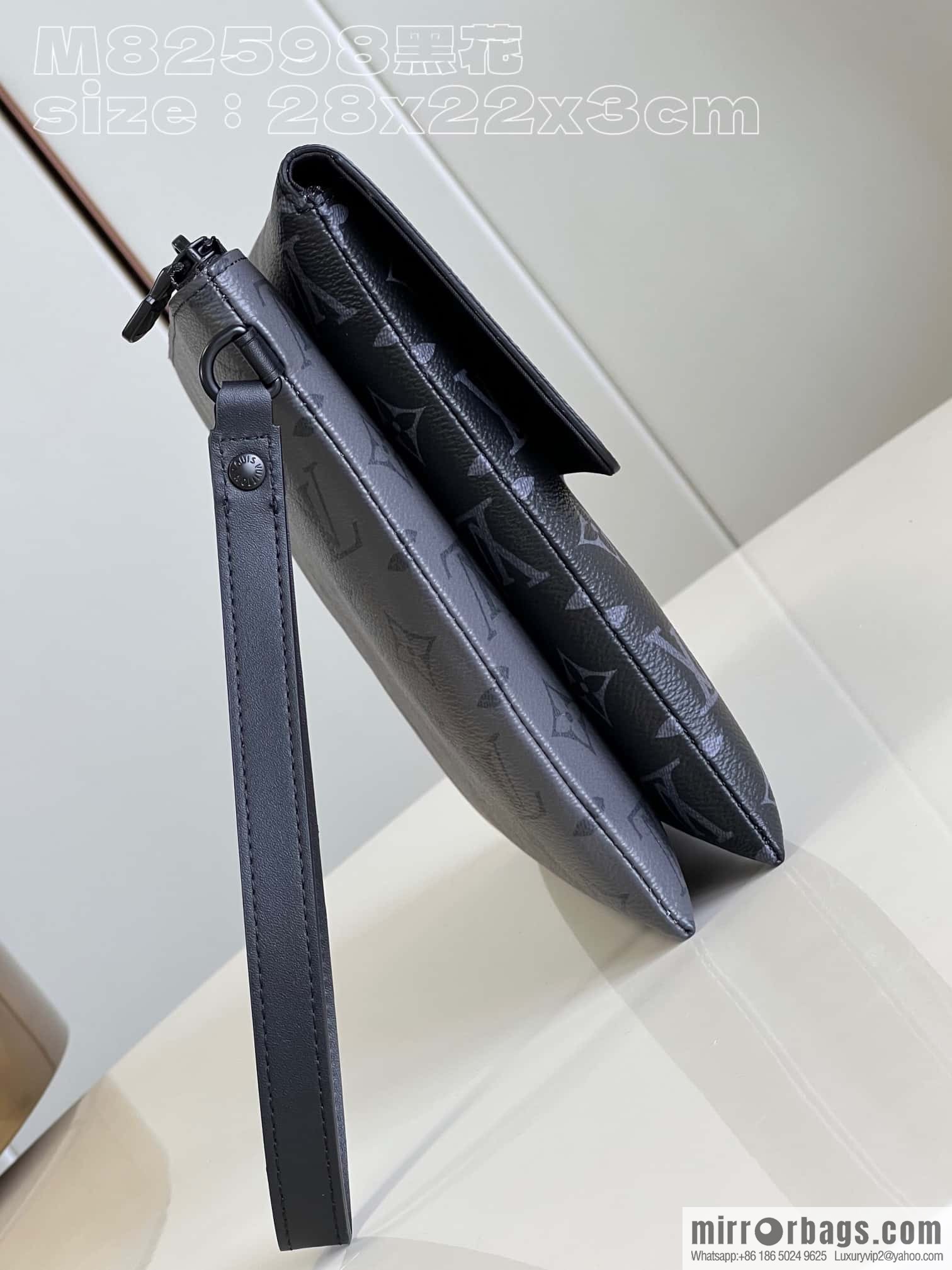 LV M82598 S-LOCK POCHETTE clutch bag