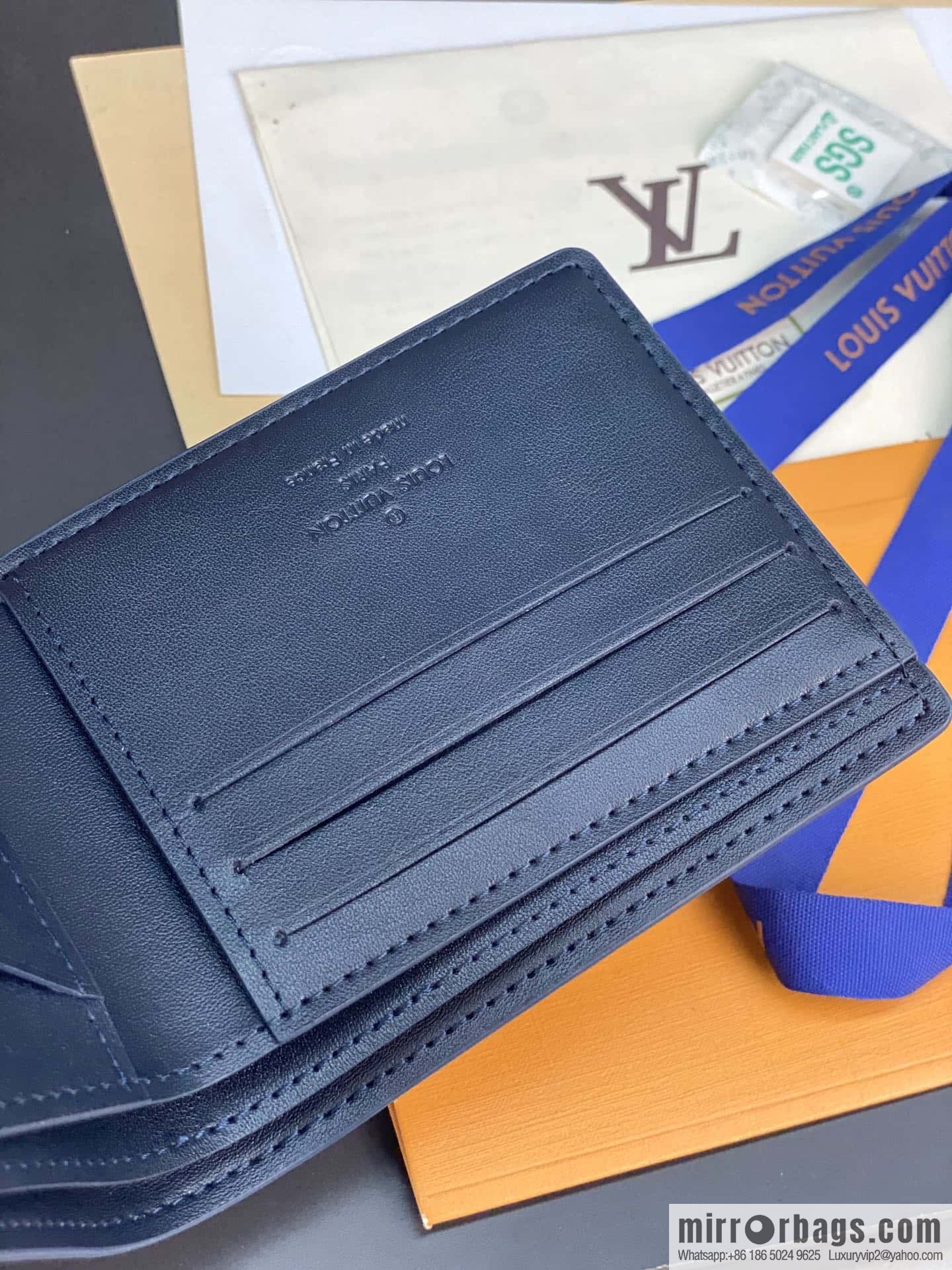 LV M82323 MULTIPLE wallet