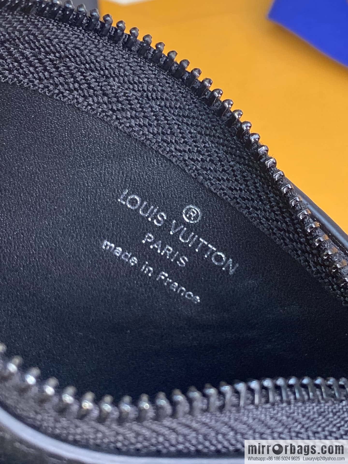LV M81031 POCHETTE CLE