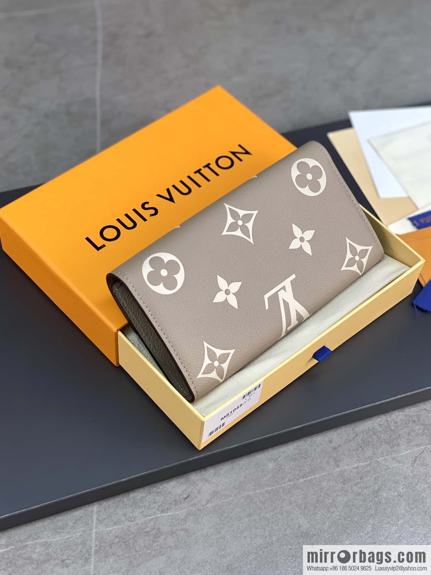 LV M81049 Sarah Wallet