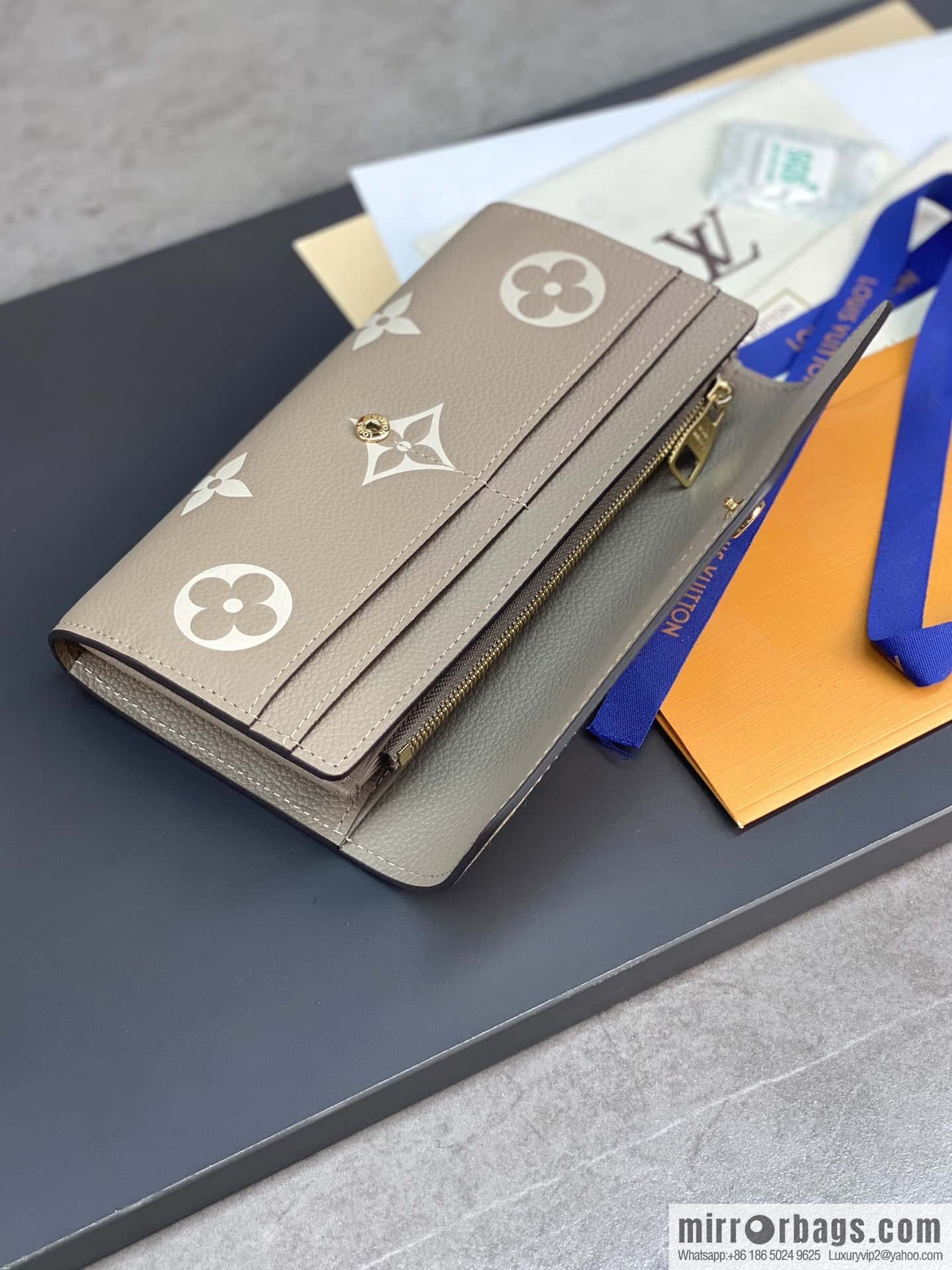 LV M81049 Sarah Wallet