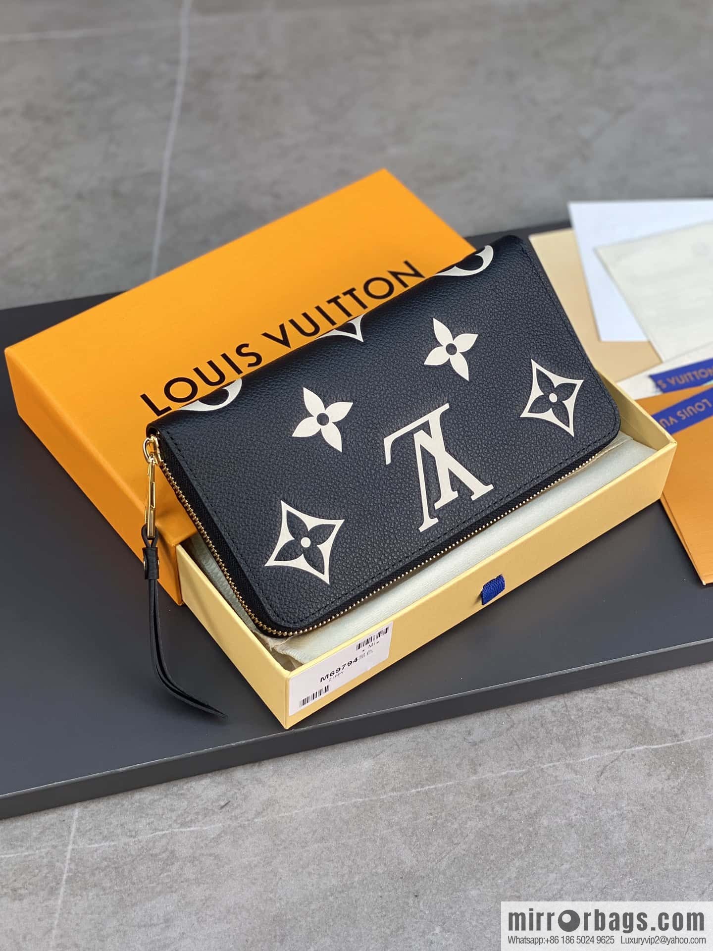 LV M80481 Zippy Wallet