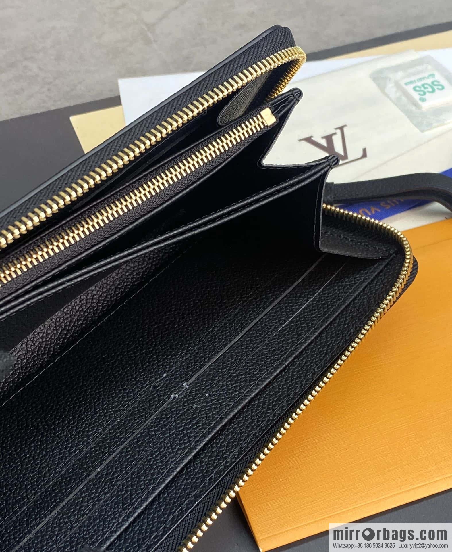 LV M80481 Zippy Wallet
