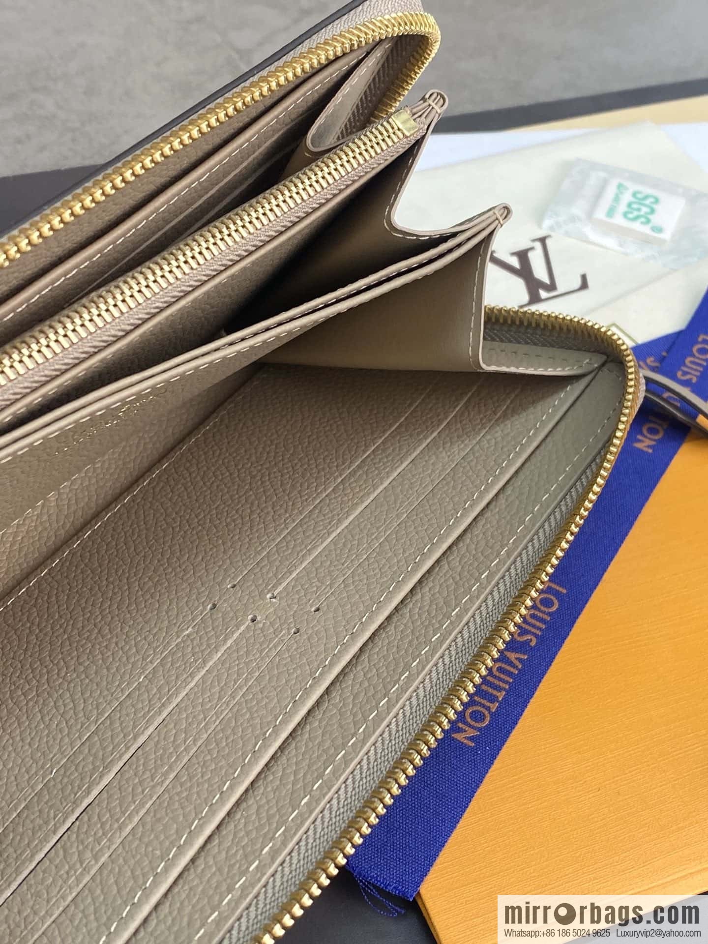 LV M69794 Zippy Wallet