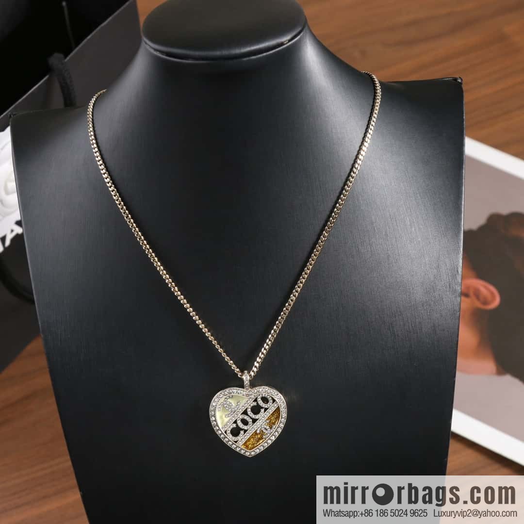 New ☑️ Chanel double c peach heart love hollow coco necklace