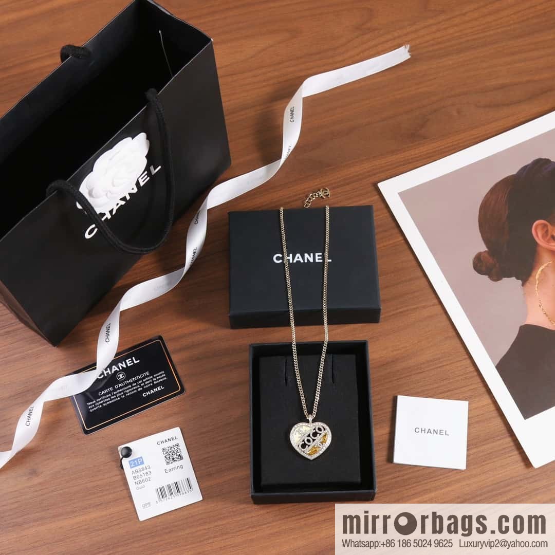 New ☑️ Chanel double c peach heart love hollow coco necklace
