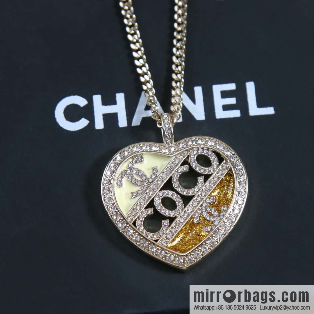 New ☑️ Chanel double c peach heart love hollow coco necklace