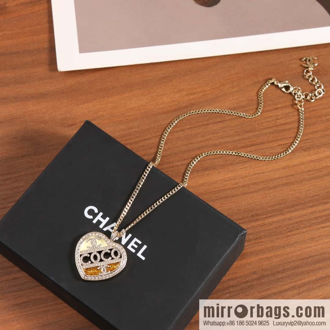 New ☑️ Chanel double c peach heart love hollow coco necklace