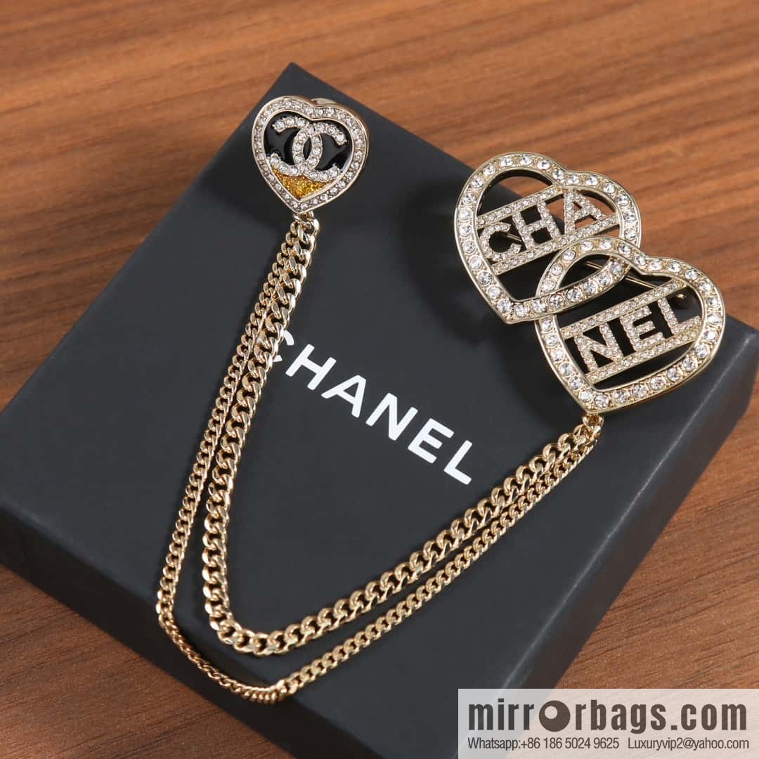 New ☑️ Chanel double c peach heart love fringed brooch