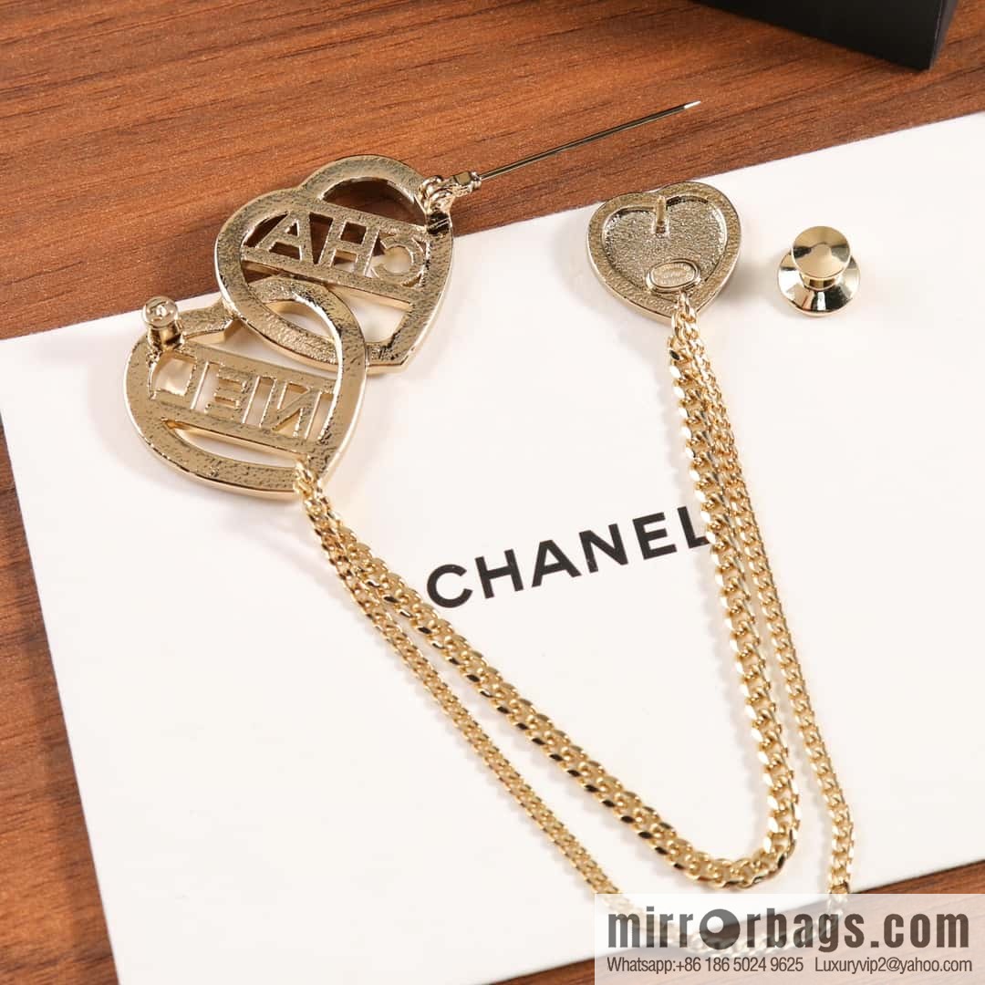 New ☑️ Chanel double c peach heart love fringed brooch