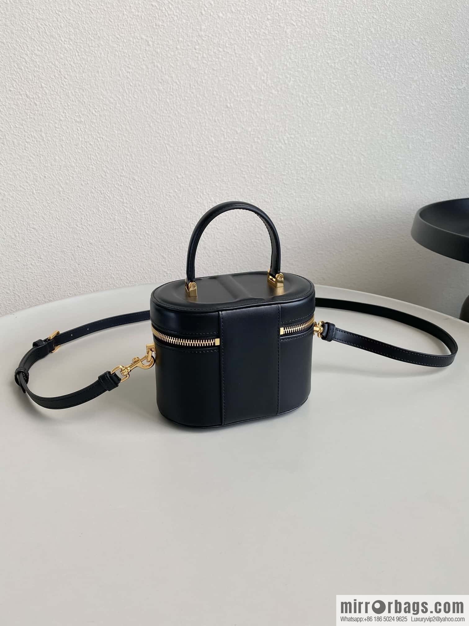 DIOR S CD SIGNATURE VANITY S2203UMFV_M900