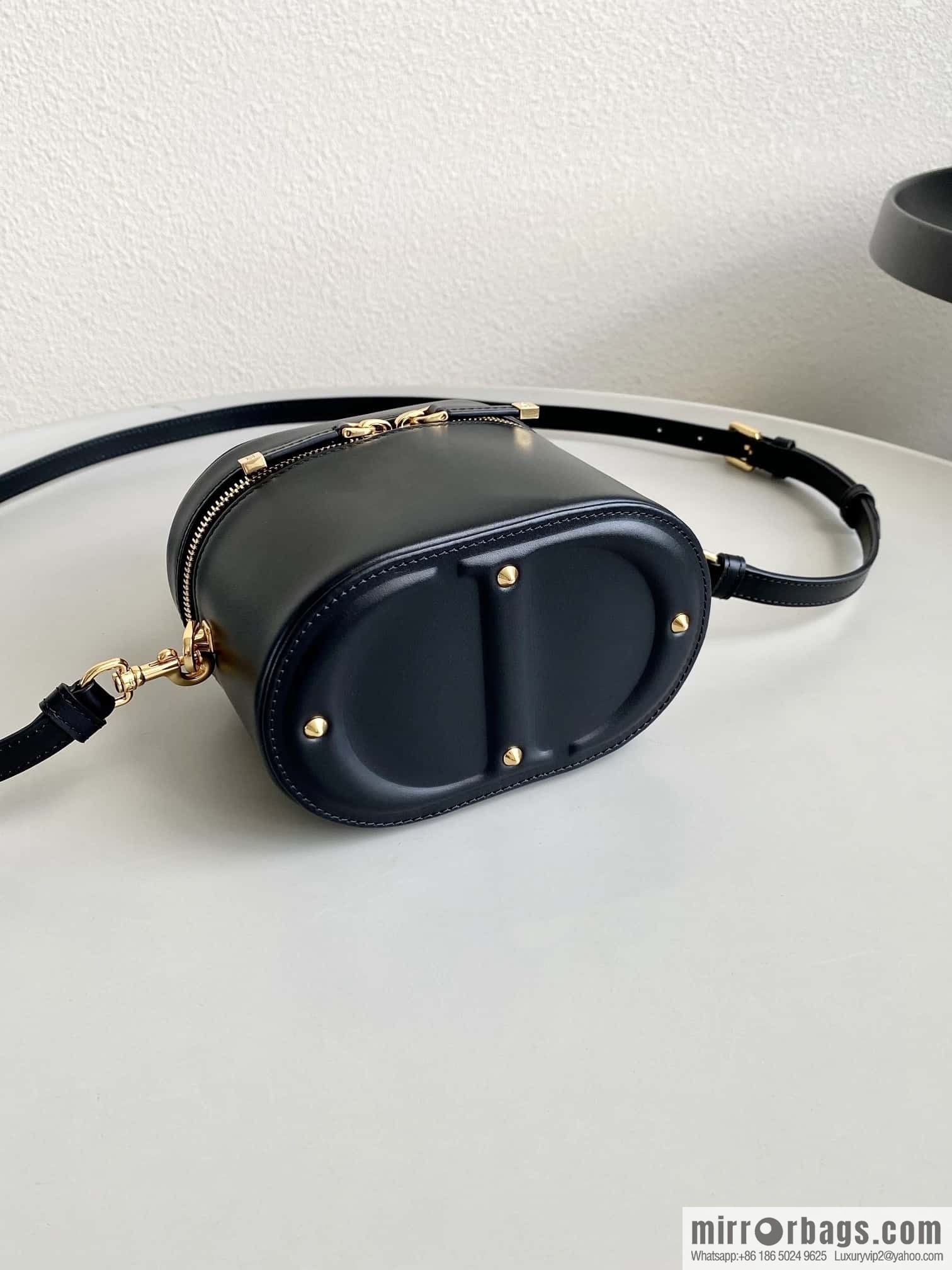 DIOR S CD SIGNATURE VANITY S2203UMFV_M900