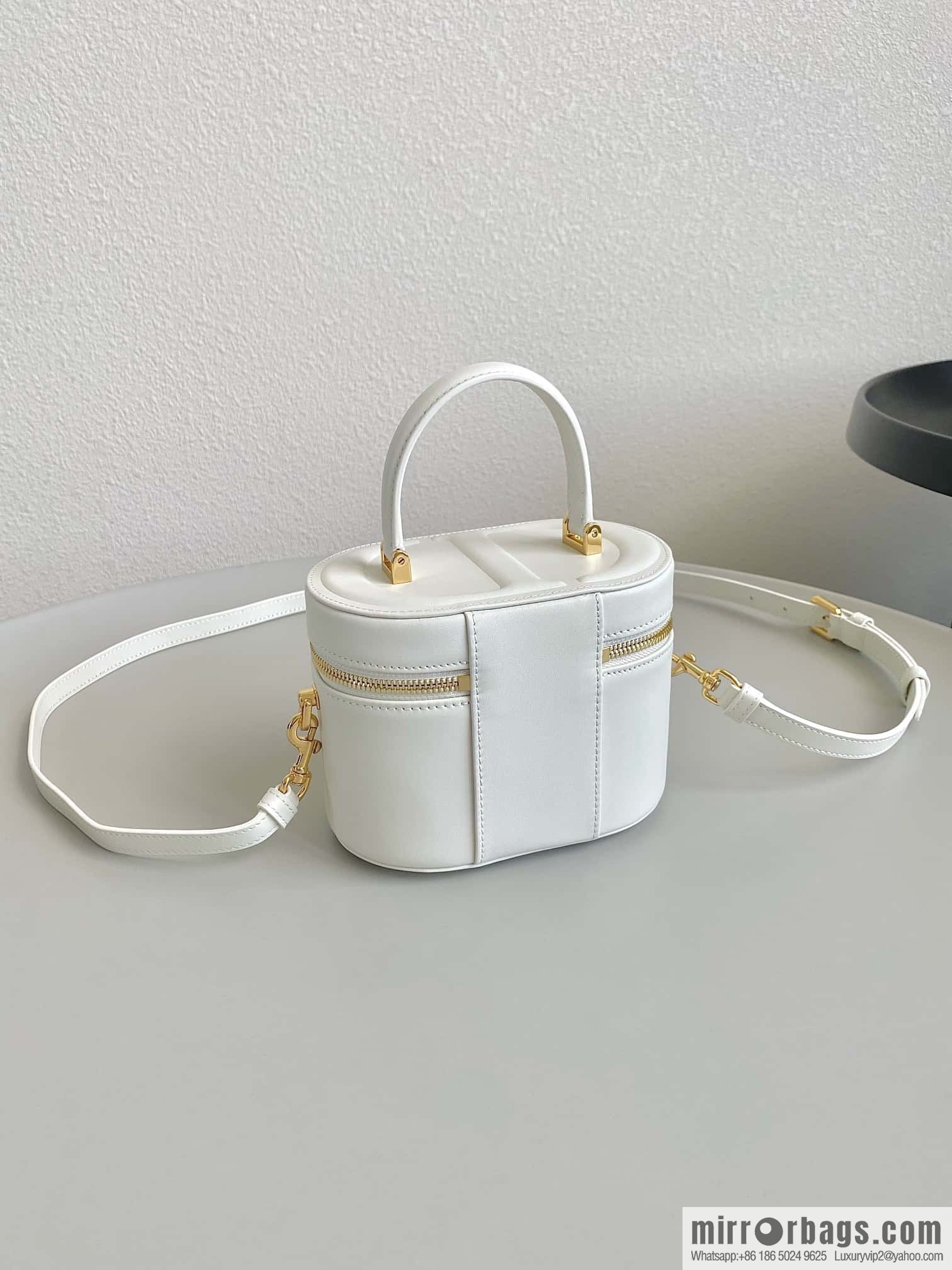 DIOR S CD SIGNATURE VANITY S2203UMFV_M030