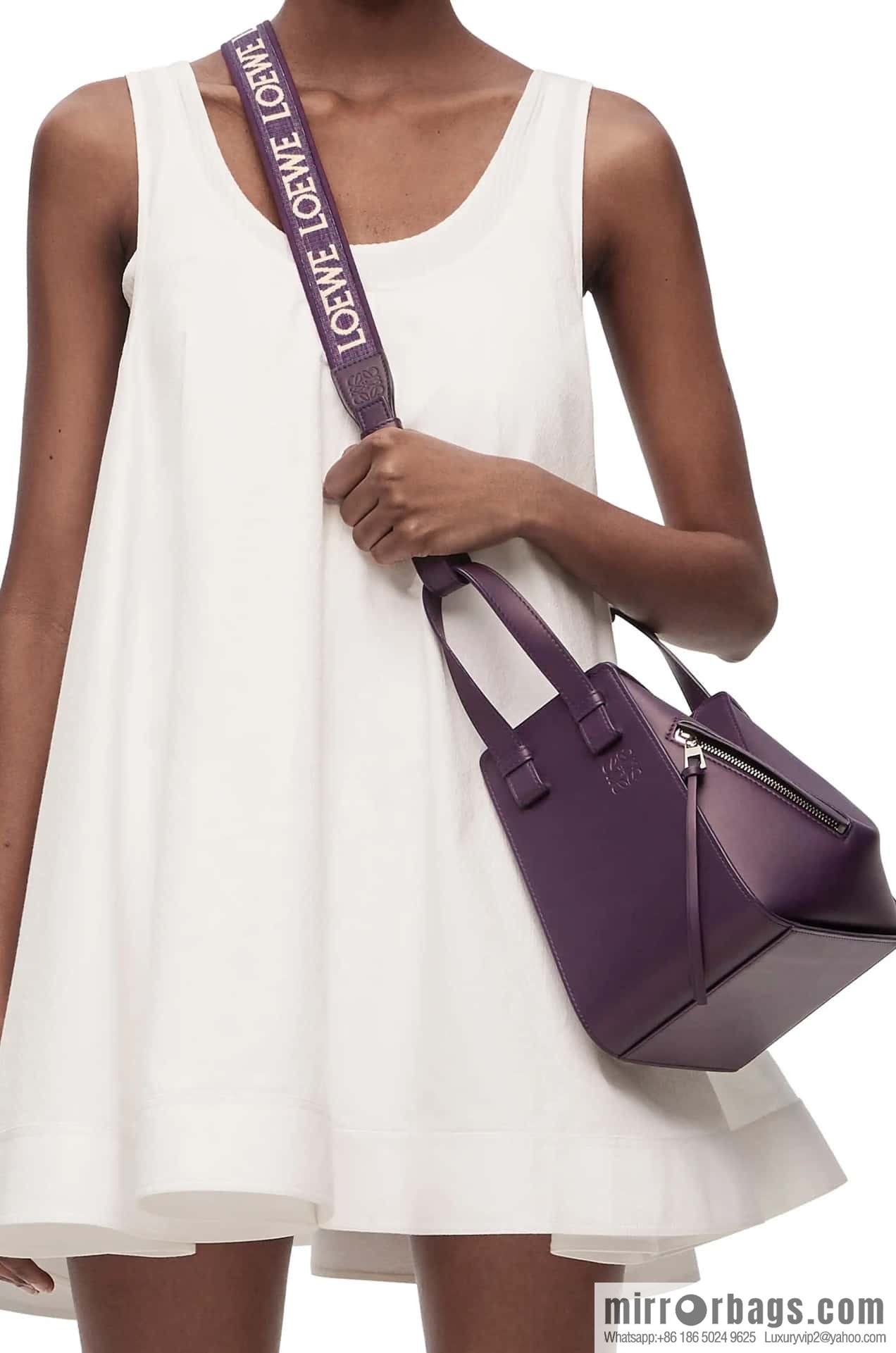 LOEWE 2023 monochrome glazed satin series Hammock bag hammock bag 0682 purple