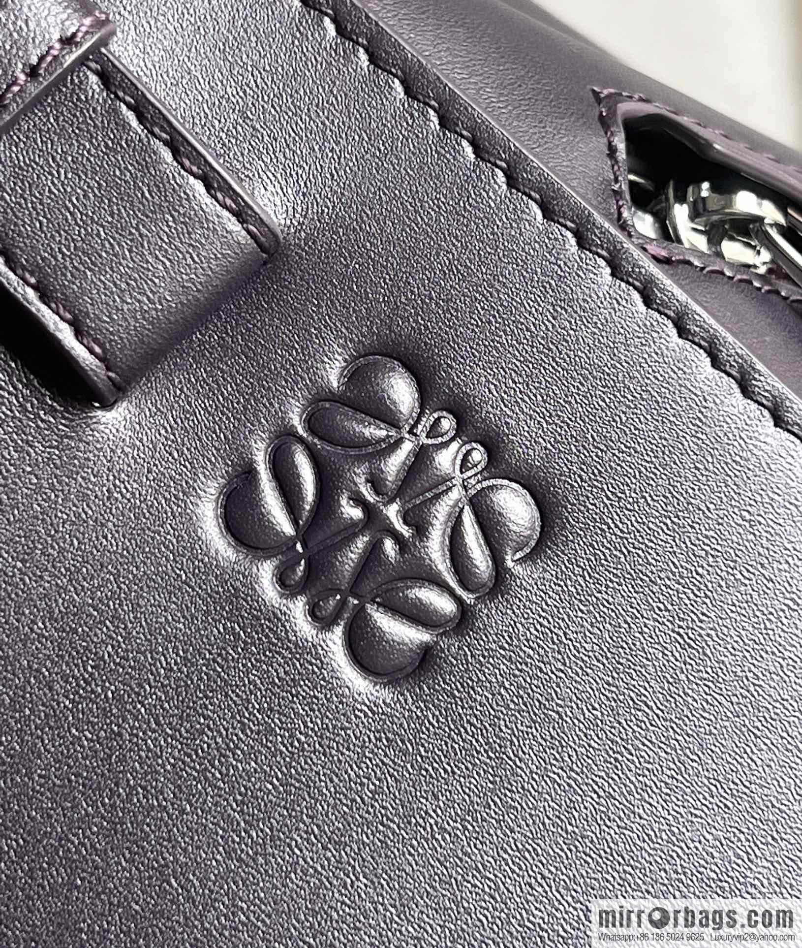 LOEWE 2023 monochrome glazed satin series Hammock bag hammock bag 0682 purple