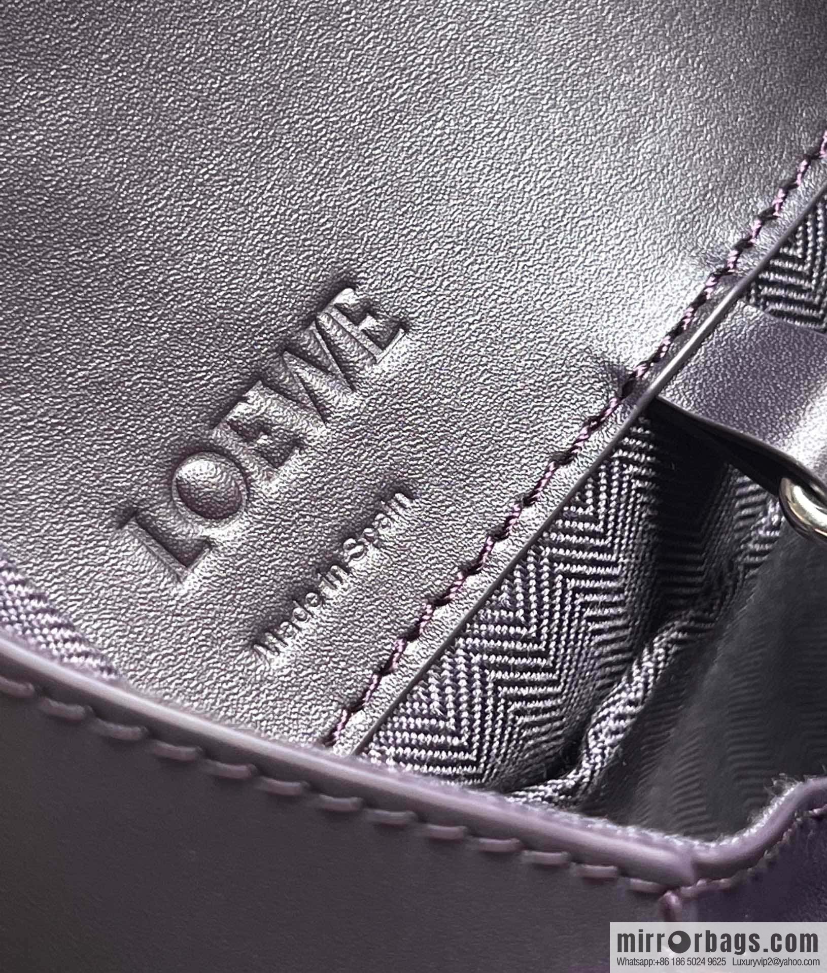 LOEWE 2023 monochrome glazed satin series Hammock bag hammock bag 0682 purple