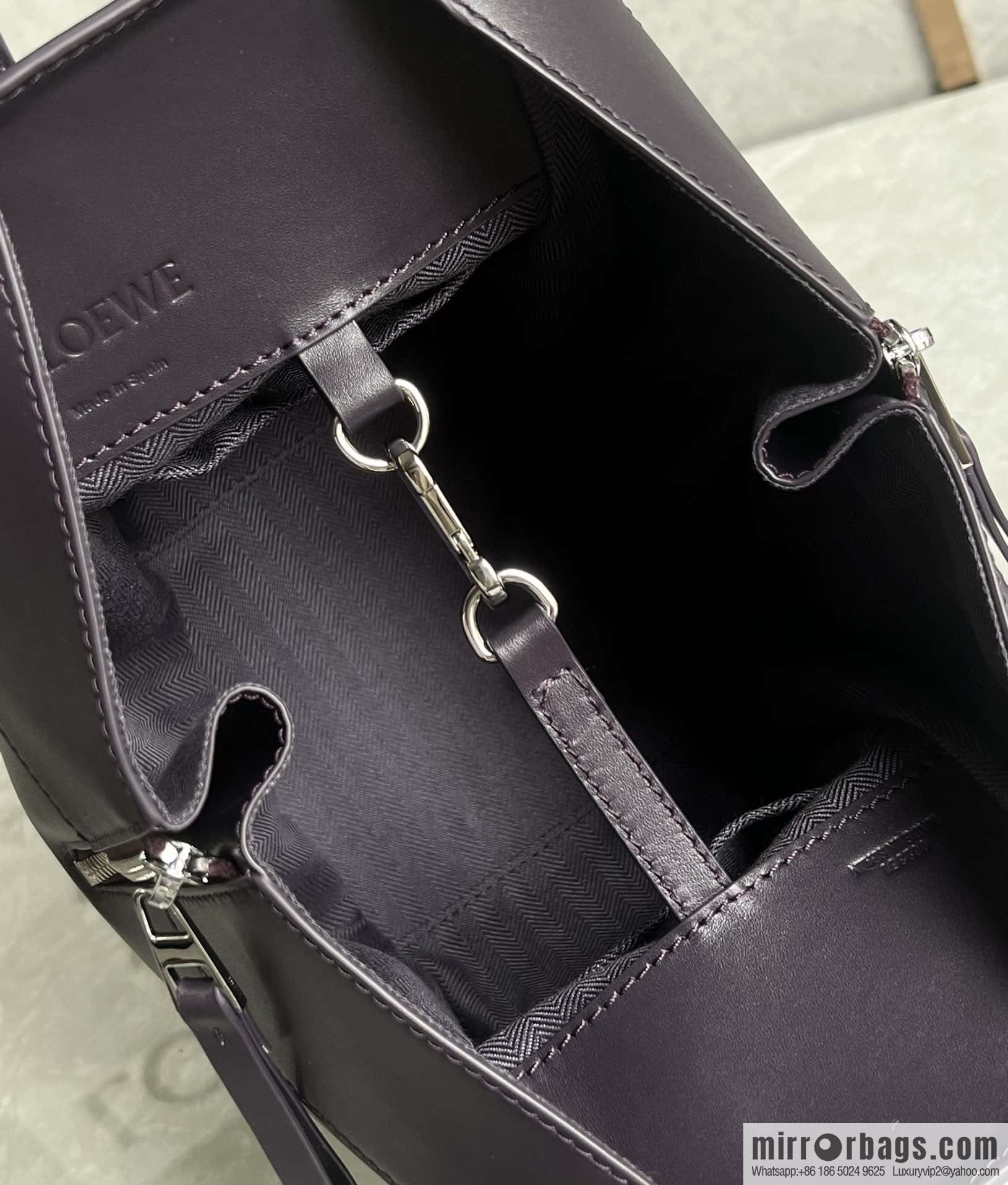 LOEWE 2023 monochrome glazed satin series Hammock bag hammock bag 0682 purple