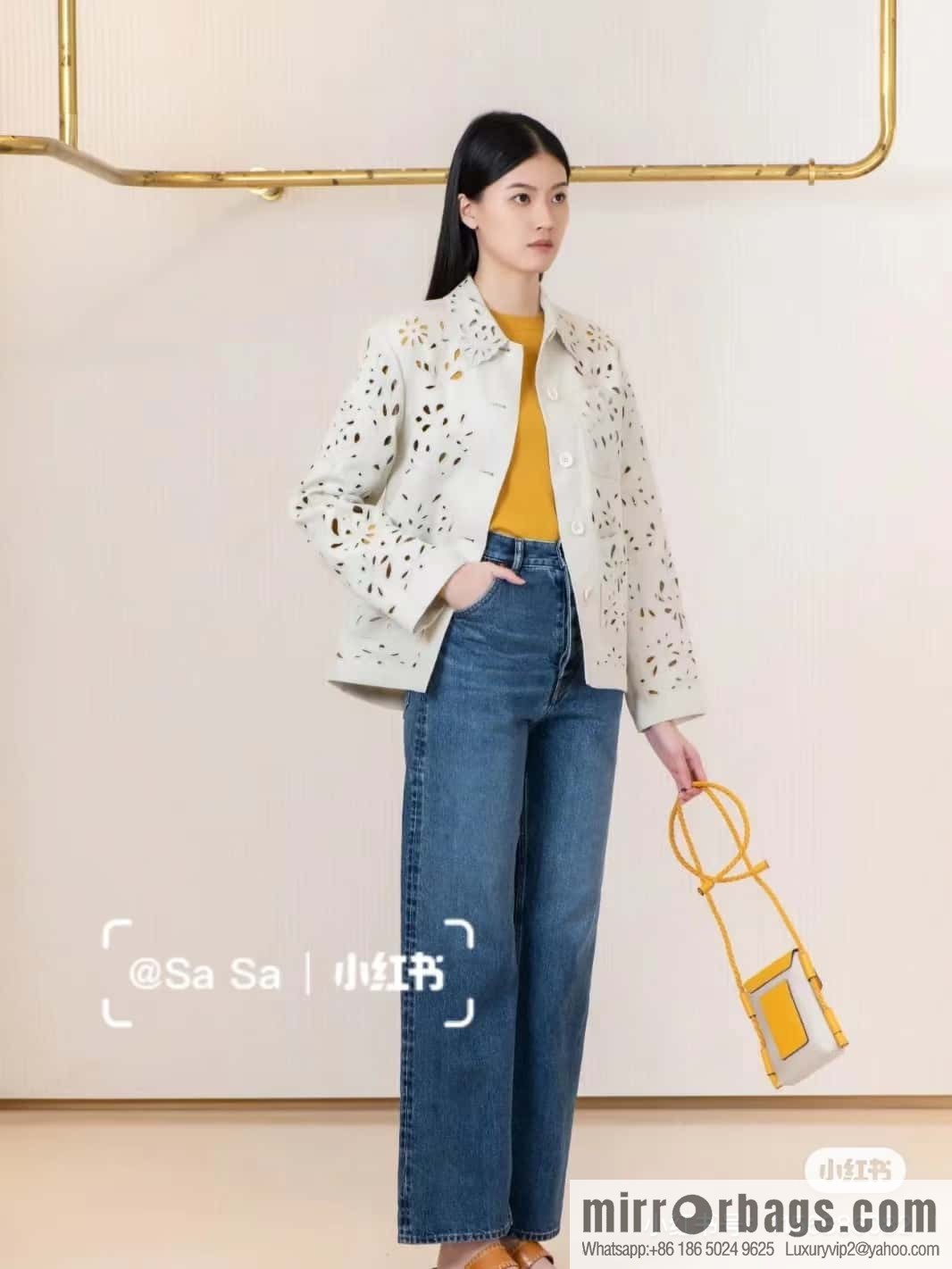 Chloe key X mobile phone bag, yellow cloth.