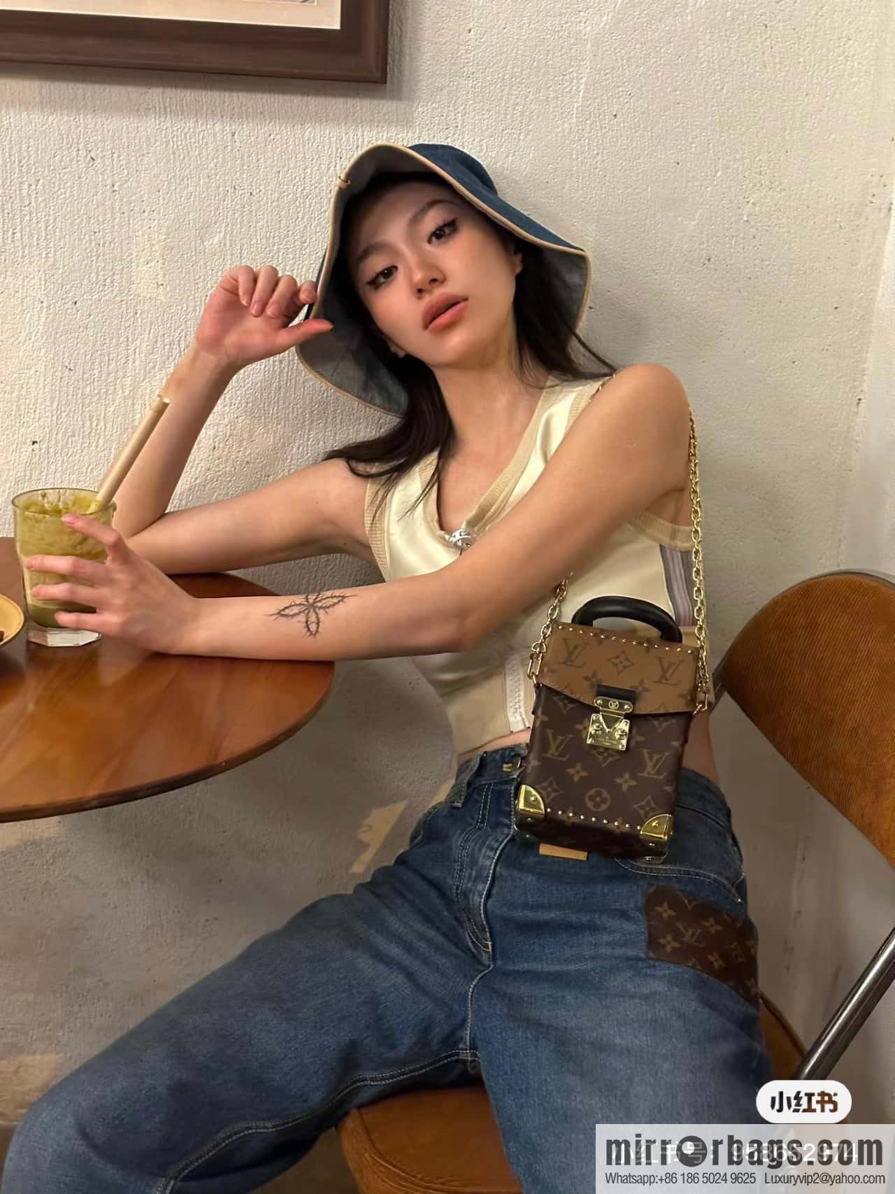 LV M82465 CAMERA BOX handbag