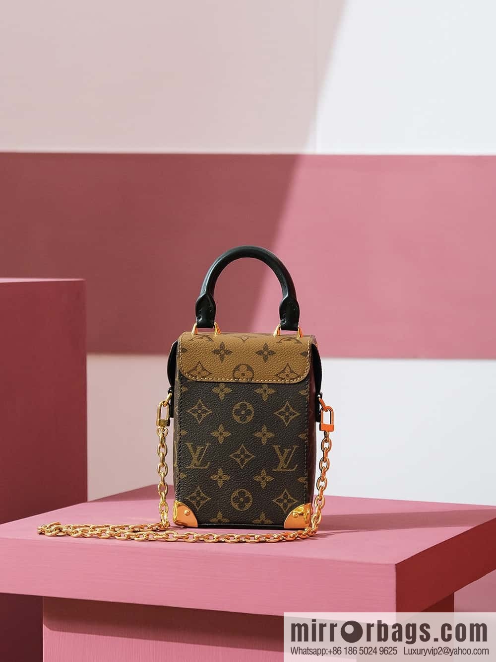 LV M82465 CAMERA BOX handbag