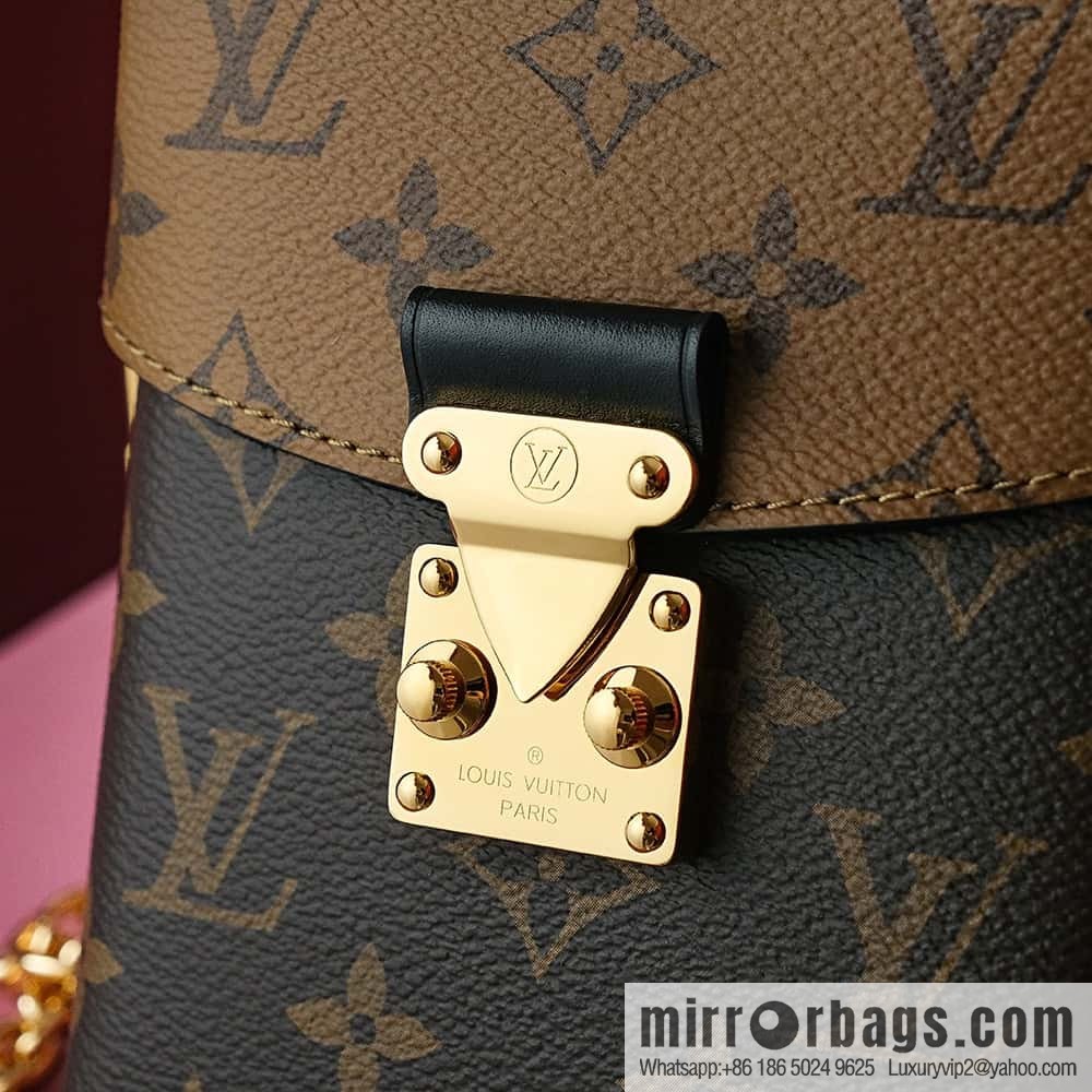 LV M82465 CAMERA BOX handbag
