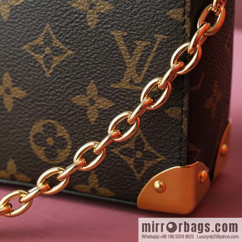 LV M82465 CAMERA BOX handbag
