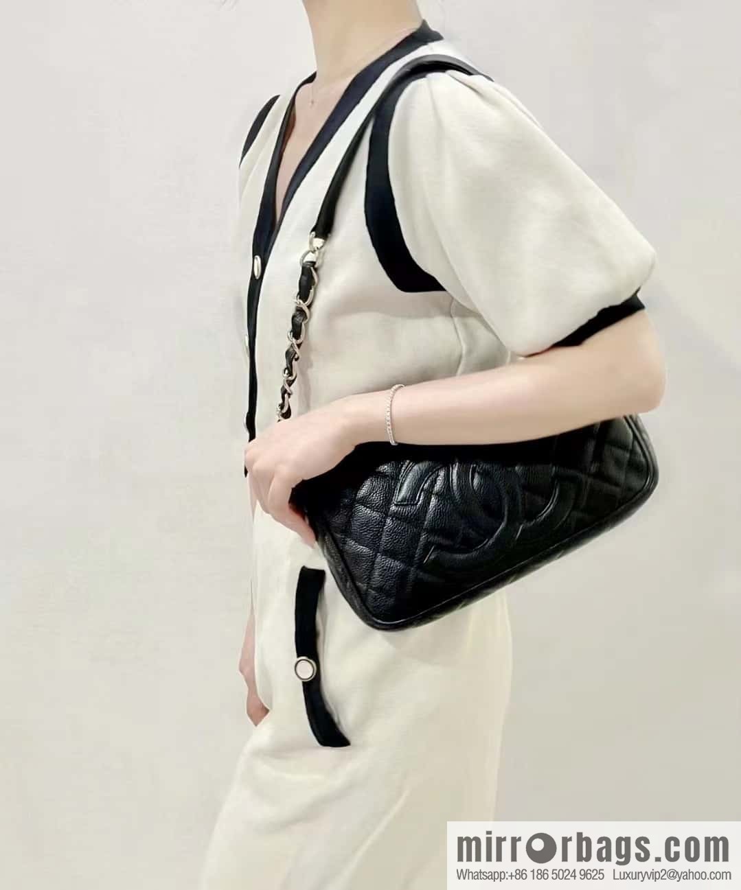 CHANEL CNNe same popular medieval armpit bag A50920 black