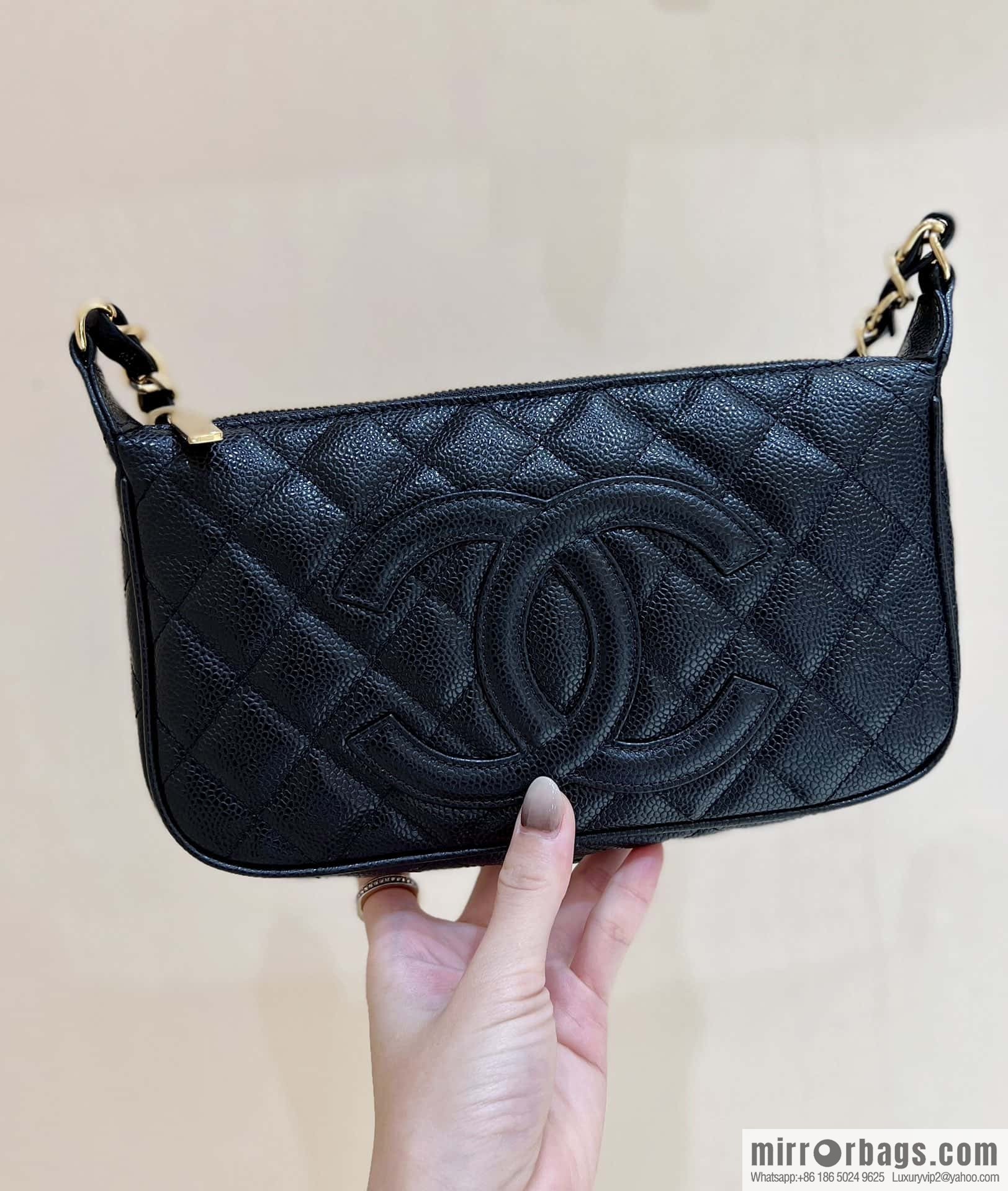 CHANEL CNNe same popular medieval armpit bag A50920 black