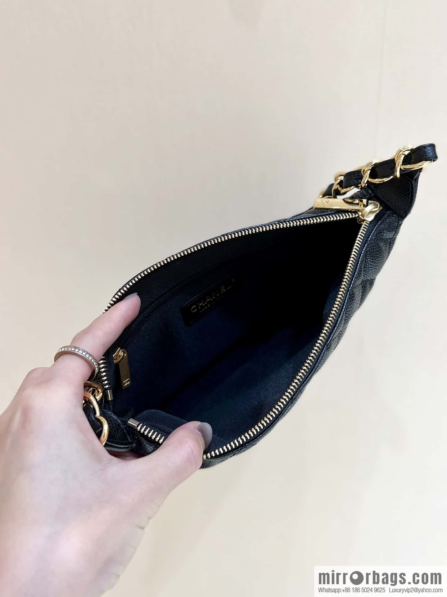 CHANEL CNNe same popular medieval armpit bag A50920 black