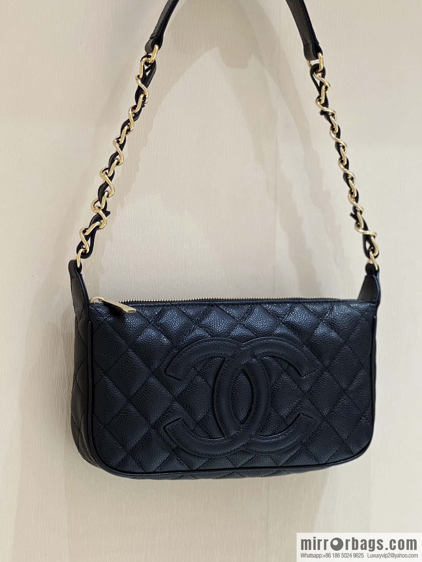 CHANEL CNNe same popular medieval armpit bag A50920 black