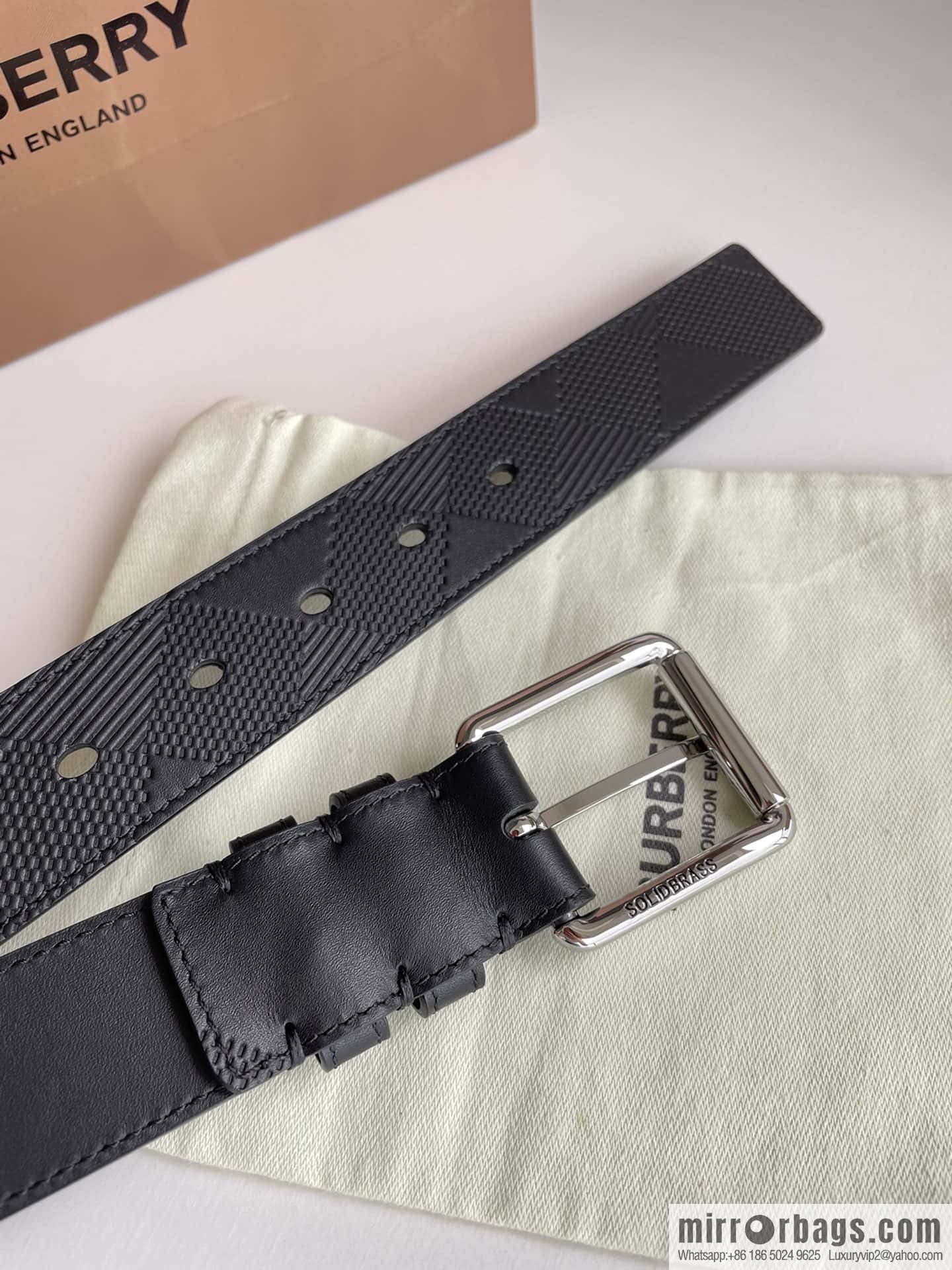 BURBERRY Cowhide Pressed Checkered Men's Pin Buckle Belt